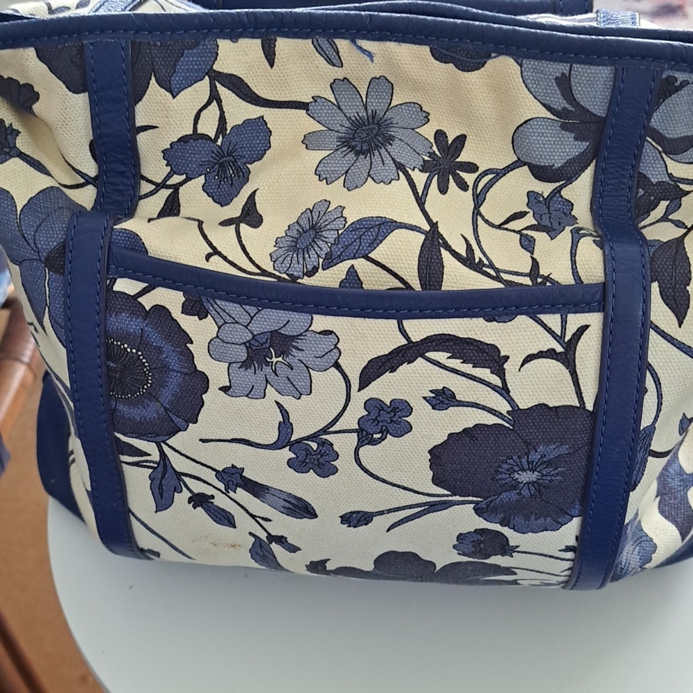 ☘️☘️Isaac Mizrahi! Bridgehampton bag 24 X 1o.5" With A 9" Handle Drop - Picture 6 of 7